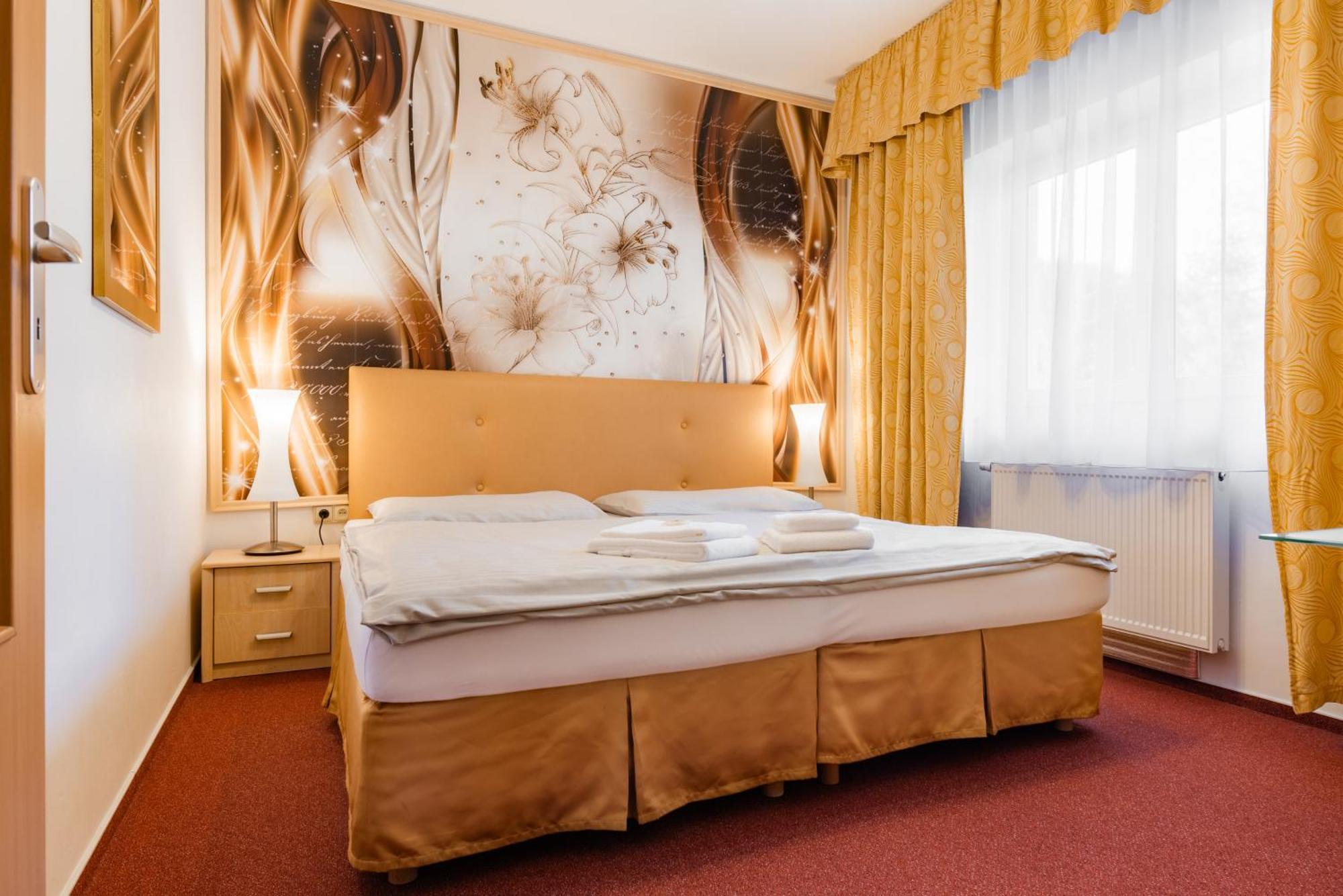Hotel Schwarz Nové Hamry Extérieur photo