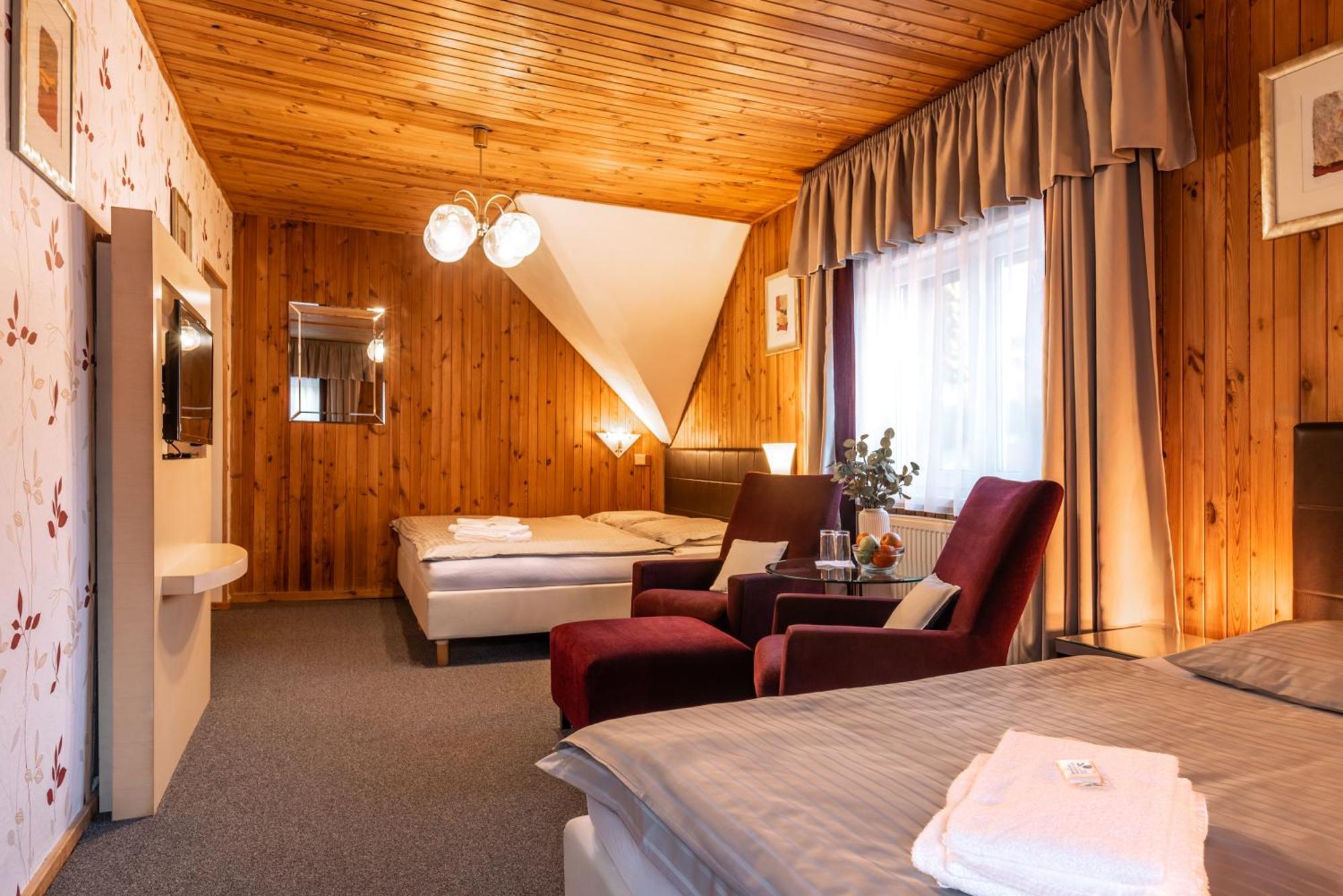 Hotel Schwarz Nové Hamry Extérieur photo