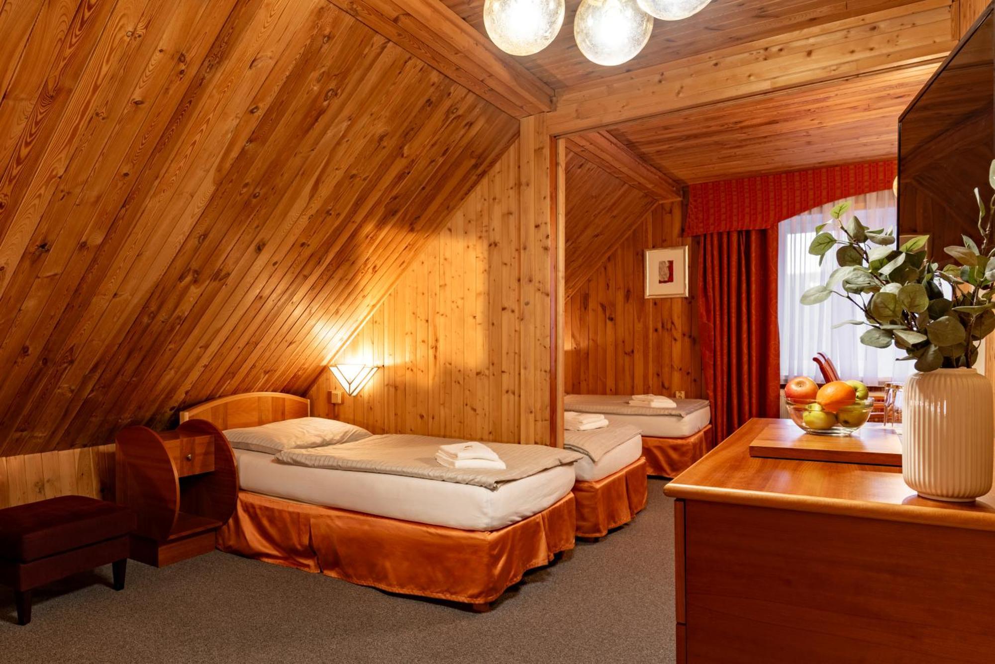 Hotel Schwarz Nové Hamry Extérieur photo