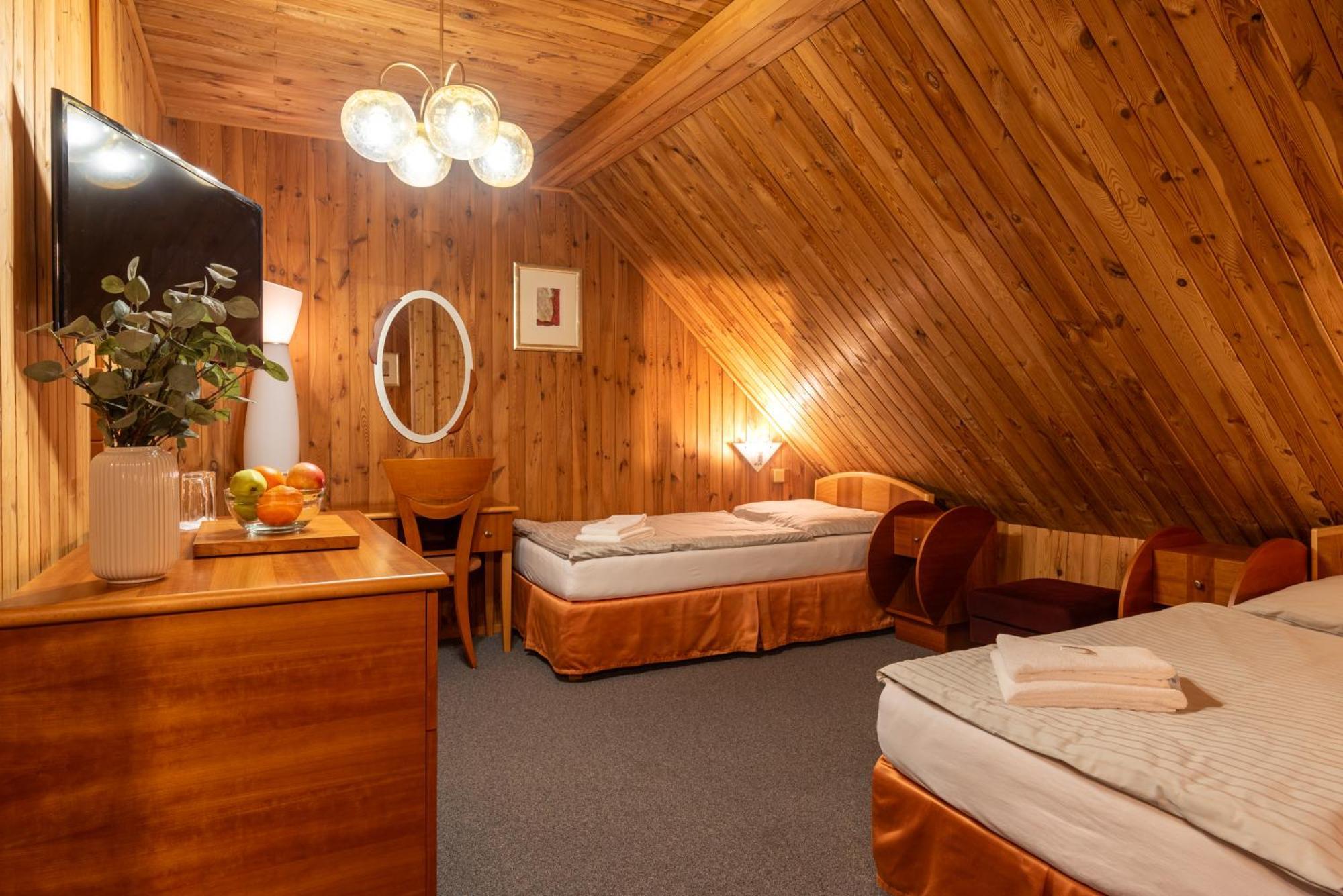 Hotel Schwarz Nové Hamry Extérieur photo